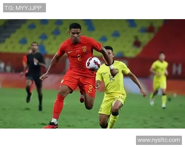 足球巨星展现温情一面爱心纹身背后故事引发球迷热议